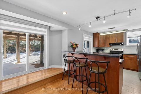 Photo 36 at 372 Crofters Road, Islington Woods, Vaughan