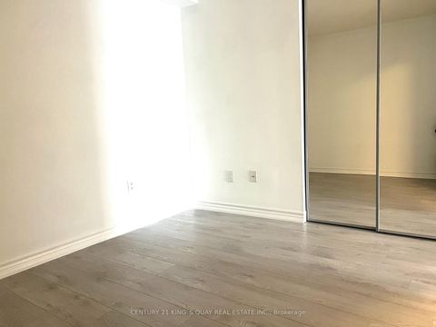 Photo 11 at 1904 - 386 Yonge Street, Bay Street Corridor, Toronto