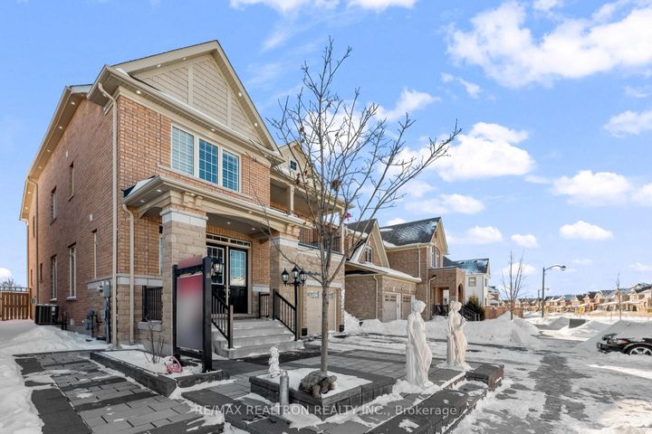 Photo 5 at 329 Windfield Farm Drive W, Windfields, Oshawa