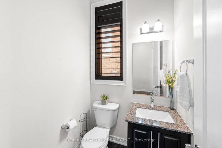 Photo 7 at 329 Windfield Farm Drive W, Windfields, Oshawa