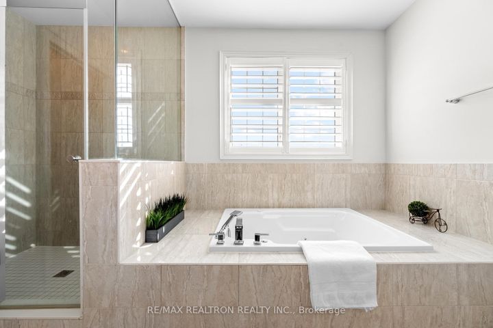 Photo 31 at 329 Windfield Farm Drive W, Windfields, Oshawa