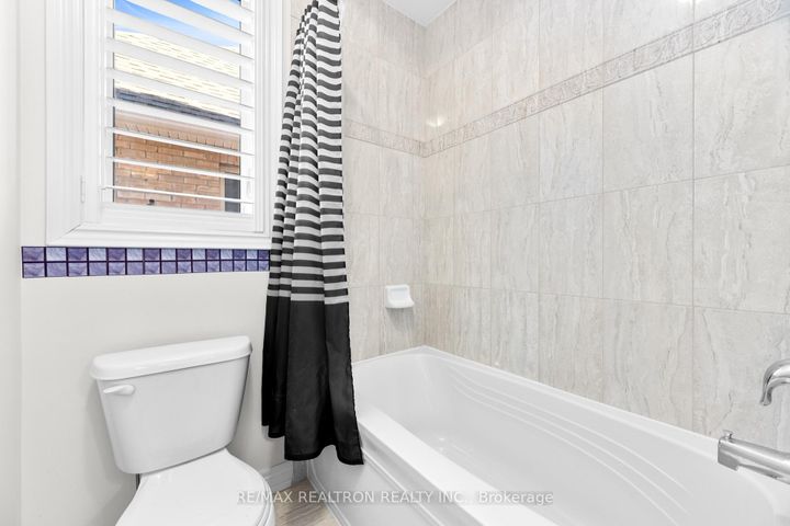 Photo 37 at 329 Windfield Farm Drive W, Windfields, Oshawa