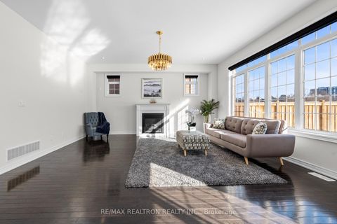 Photo 12 at 329 Windfield Farm Drive W, Windfields, Oshawa