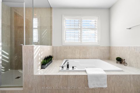 Photo 31 at 329 Windfield Farm Drive W, Windfields, Oshawa