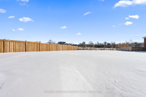 Photo 43 at 329 Windfield Farm Drive W, Windfields, Oshawa