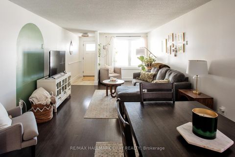 Photo 4 at 35 Geddes Crescent, Northwest, Barrie