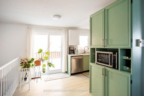 Photo 5 at 35 Geddes Crescent, Northwest, Barrie