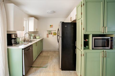 Photo 7 at 35 Geddes Crescent, Northwest, Barrie