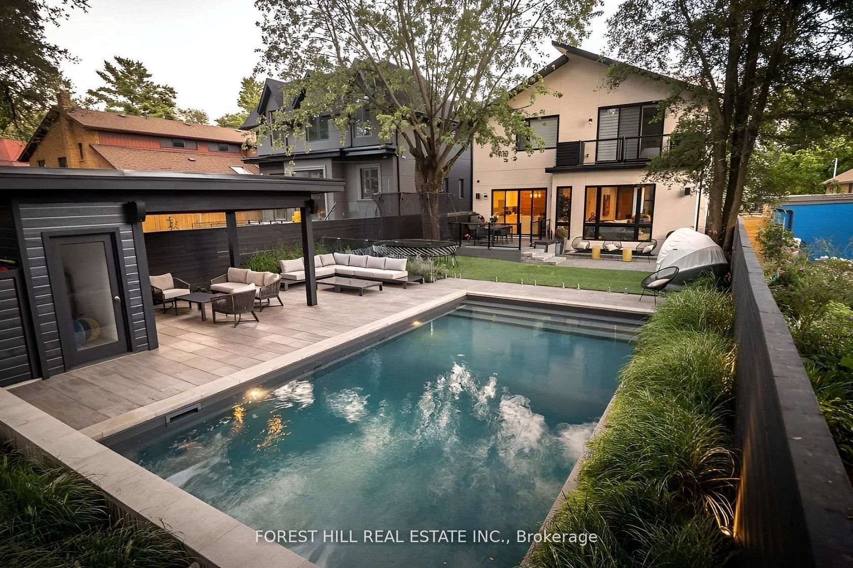 8 Nora Road, City Centre West, Toronto 