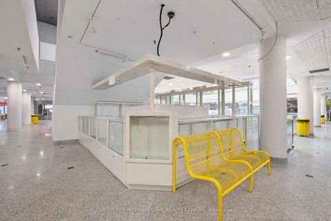 Photo 13 at 237 - 222 Spadina Avenue, Chinatown, Toronto