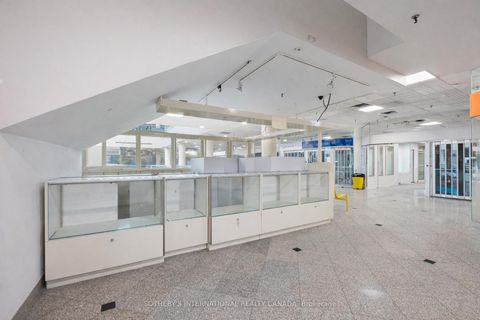 Photo 14 at 237 - 222 Spadina Avenue, Chinatown, Toronto