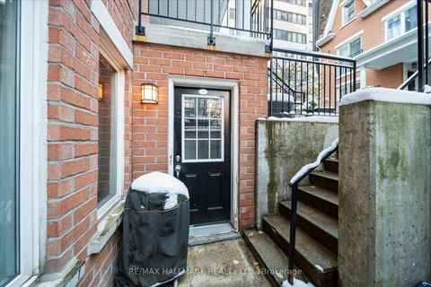 Photo 5 at 734 - 10 Laidlaw Street, South Parkdale, Toronto