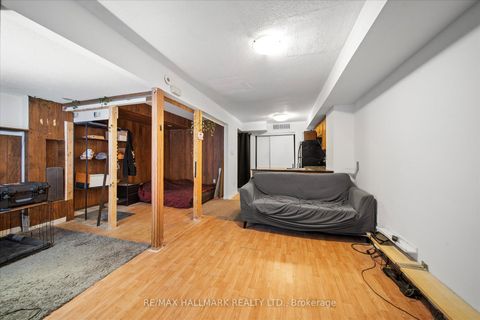 Photo 8 at 734 - 10 Laidlaw Street, South Parkdale, Toronto