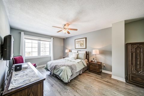 Photo 16 at 911 Ferndale Crescent, College Manor, Newmarket