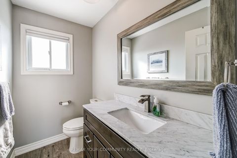 Photo 18 at 911 Ferndale Crescent, College Manor, Newmarket