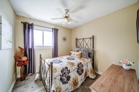 Photo 21 at 911 Ferndale Crescent, College Manor, Newmarket