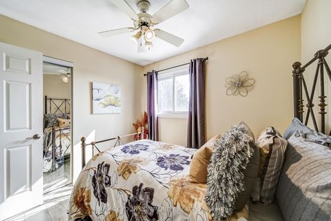 Photo 22 at 911 Ferndale Crescent, College Manor, Newmarket