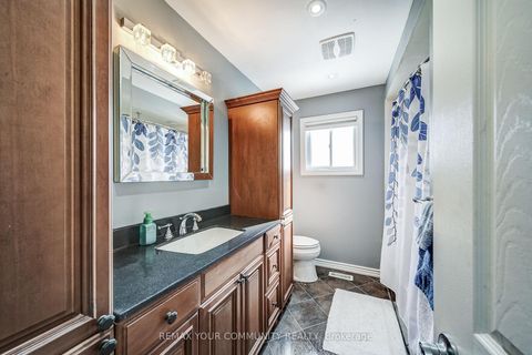 Photo 23 at 911 Ferndale Crescent, College Manor, Newmarket