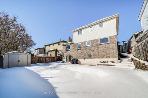 Photo 31 at 911 Ferndale Crescent, College Manor, Newmarket