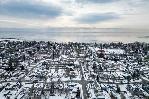 Photo 8 at 41 Ash Crescent, Long Branch, Toronto