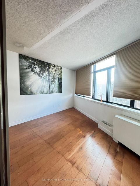 Photo 2 at 704 - 250 Queens Quay W, Waterfront Communities C1, Toronto