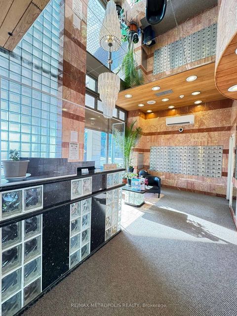 Photo 7 at 704 - 250 Queens Quay W, Waterfront Communities C1, Toronto