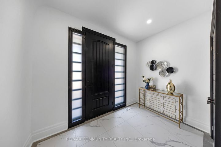 Photo 5 at 645 Fraser Avenue, McLaughlin, Oshawa