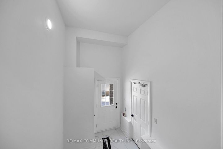 Photo 18 at 645 Fraser Avenue, McLaughlin, Oshawa