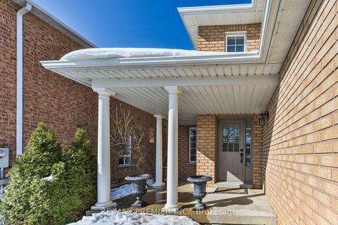 Photo 3 at 190 St Joan of Arc Avenue, Maple, Vaughan