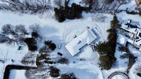 Photo 8 at 9 Kenlea Court, Aurora Heights, Aurora