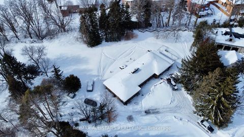 Photo 9 at 9 Kenlea Court, Aurora Heights, Aurora