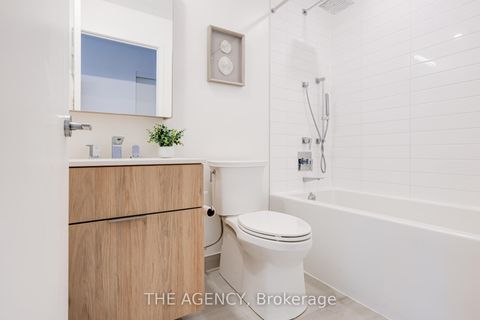 Photo 9 at 2214 - 25 Richmond Street E, Yonge Corridor, Toronto