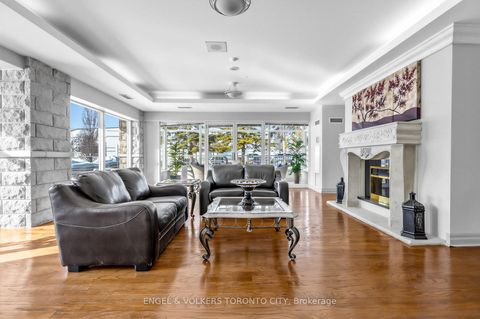 Photo 2 at 105 - 2506 Rutherford Road, Maple, Vaughan
