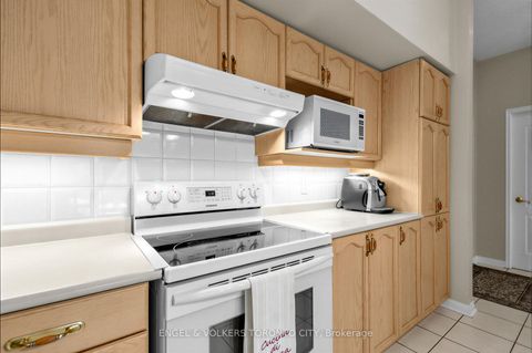 Photo 14 at 105 - 2506 Rutherford Road, Maple, Vaughan