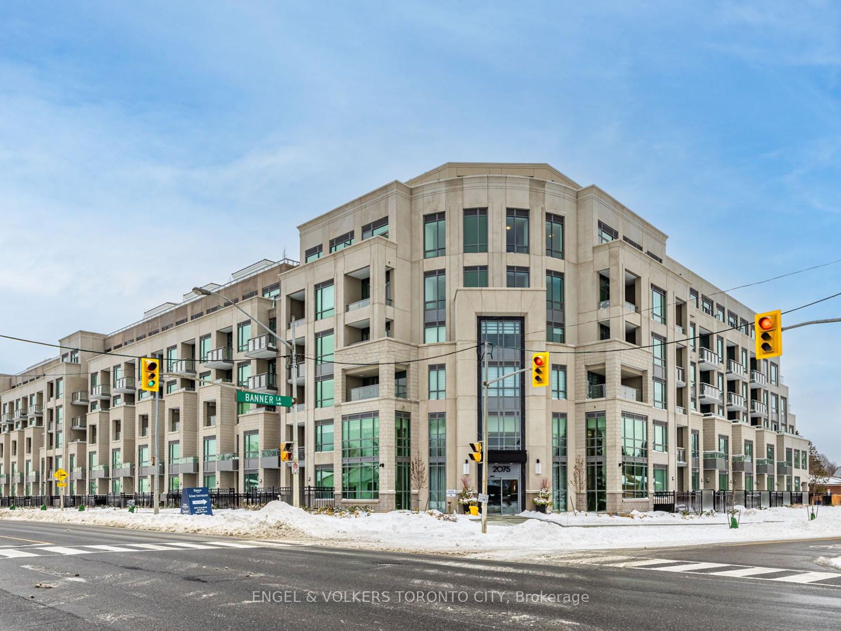 249 - 2075 King Road, King City, King photo number 2