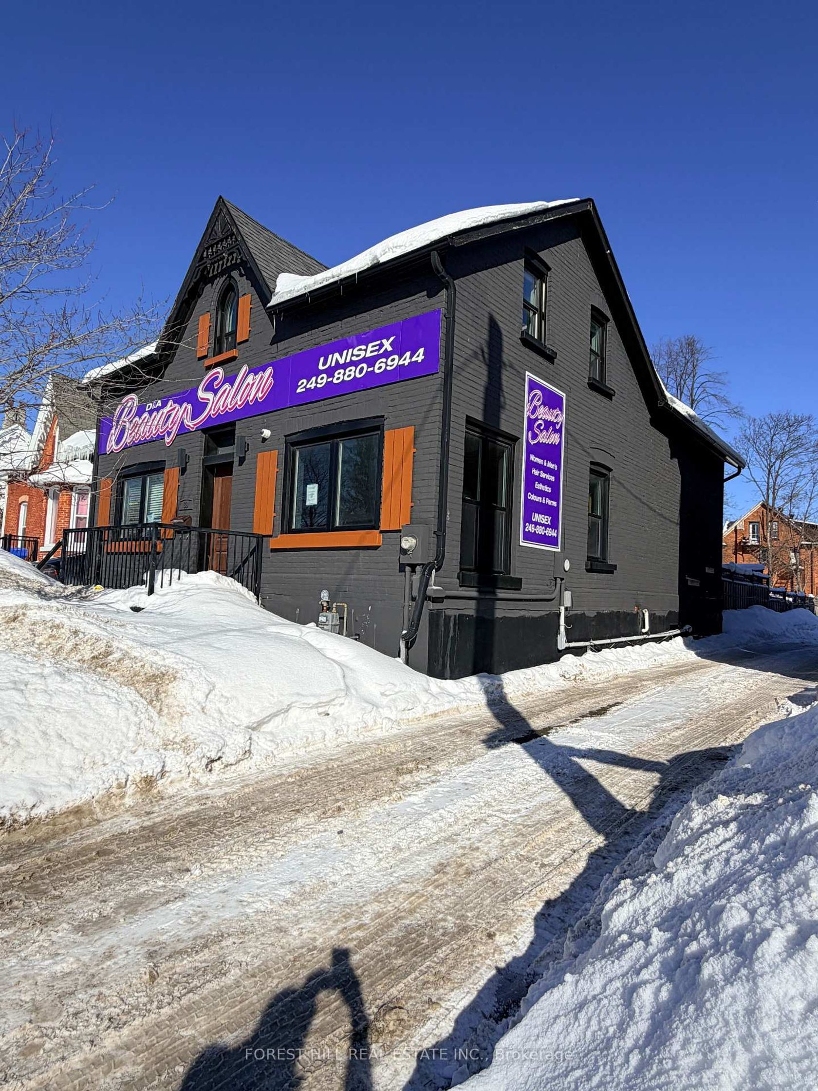 89 Toronto Street, City Centre, Barrie photo 2