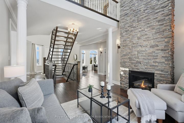 Photo 5 at 100 Chesswood Trail, Rural Flamborough, Hamilton