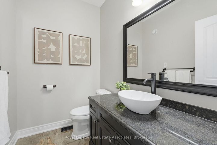 Photo 7 at 100 Chesswood Trail, Rural Flamborough, Hamilton