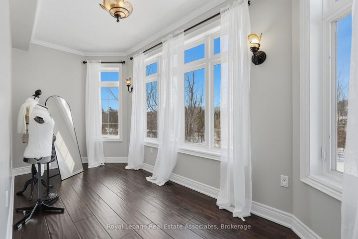 Photo 10 at 100 Chesswood Trail, Rural Flamborough, Hamilton