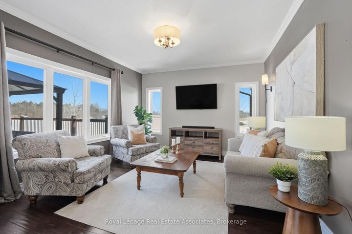 Photo 13 at 100 Chesswood Trail, Rural Flamborough, Hamilton