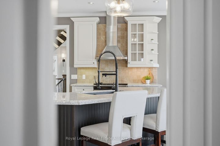 Photo 15 at 100 Chesswood Trail, Rural Flamborough, Hamilton