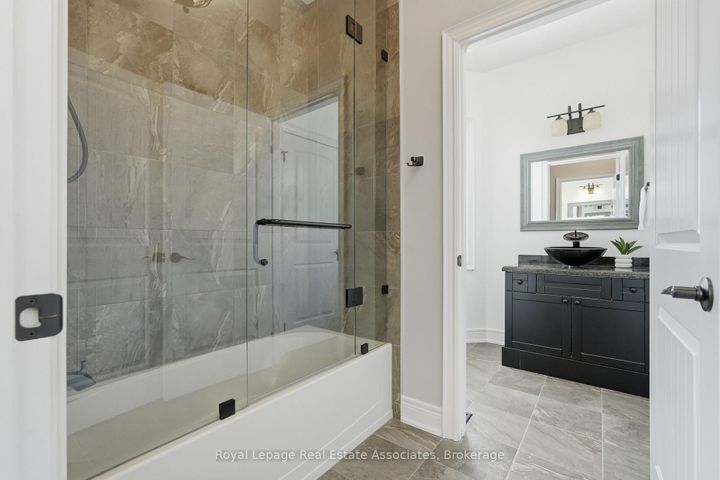 Photo 24 at 100 Chesswood Trail, Rural Flamborough, Hamilton