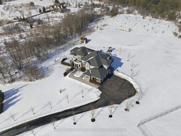 Photo 46 at 100 Chesswood Trail, Rural Flamborough, Hamilton