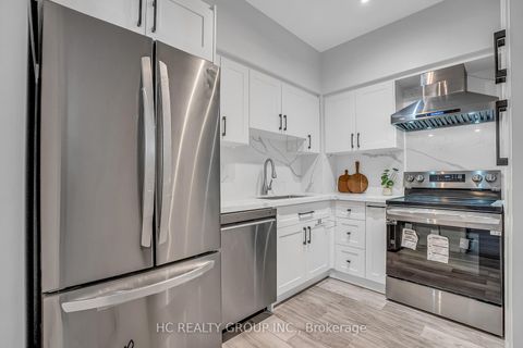 Photo 7 at Ph201 - 38 Lee Centre Drive, Woburn, Toronto