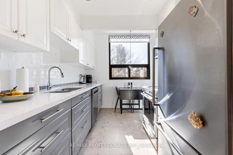 Photo 10 at 503 - 86 Gloucester Street, Yonge Corridor, Toronto