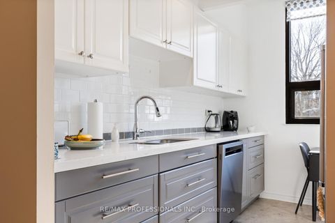 Photo 11 at 503 - 86 Gloucester Street, Yonge Corridor, Toronto