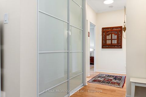 Photo 16 at 503 - 86 Gloucester Street, Yonge Corridor, Toronto