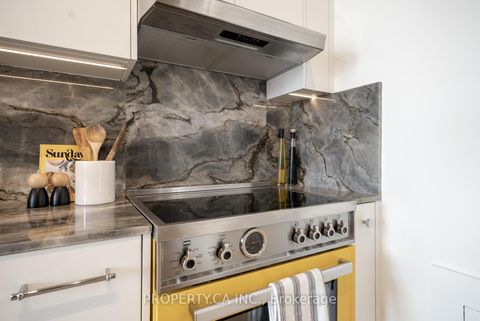 Photo 10 at 409 - 993 Queen Street W, Bellwoods, Toronto