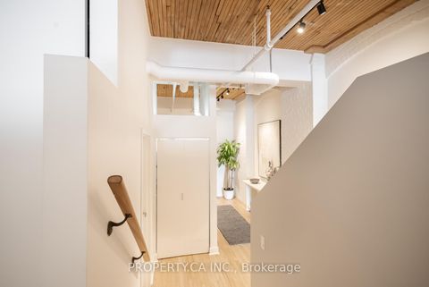 Photo 32 at 409 - 993 Queen Street W, Bellwoods, Toronto