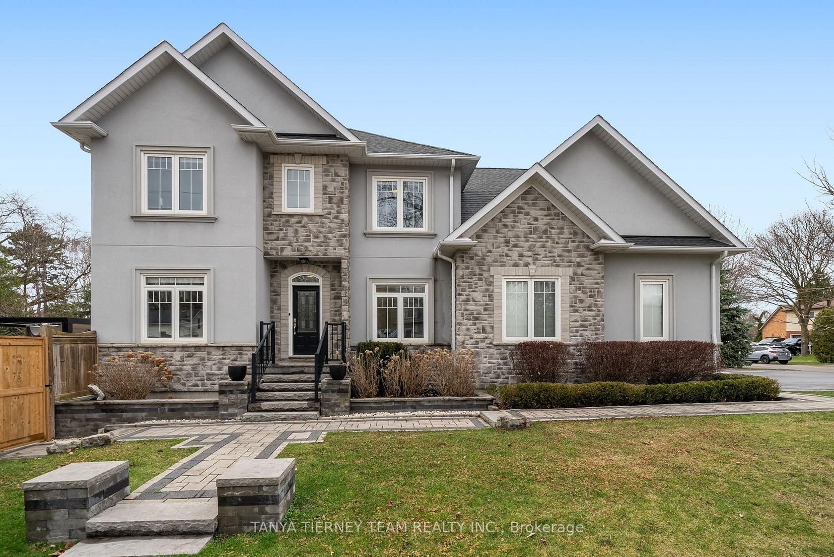 1 Centre Street W, Brooklin, Whitby 